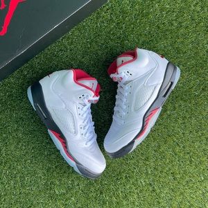 Air Jordan 5 “Fire Red “ size 6 Y